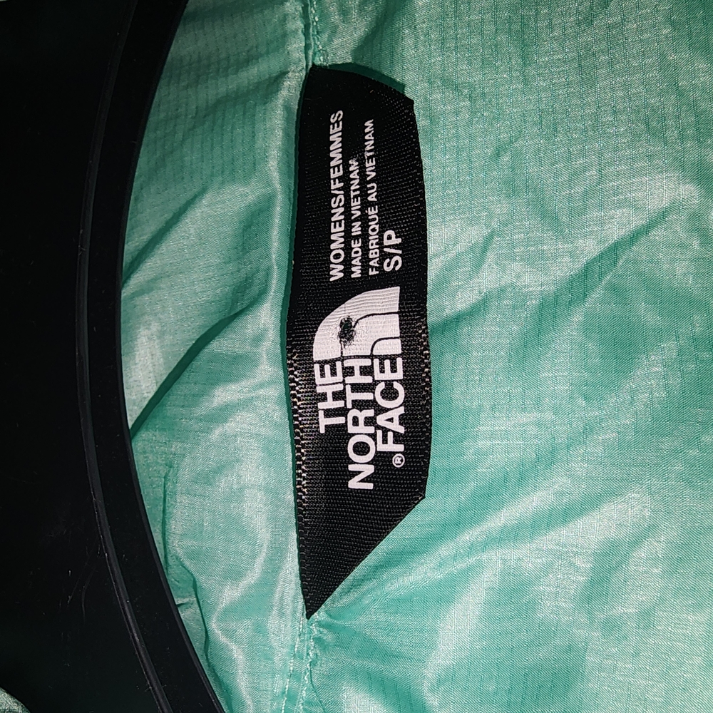 The North Face Mint Green Quilted Jacket - Picture 6 of 7